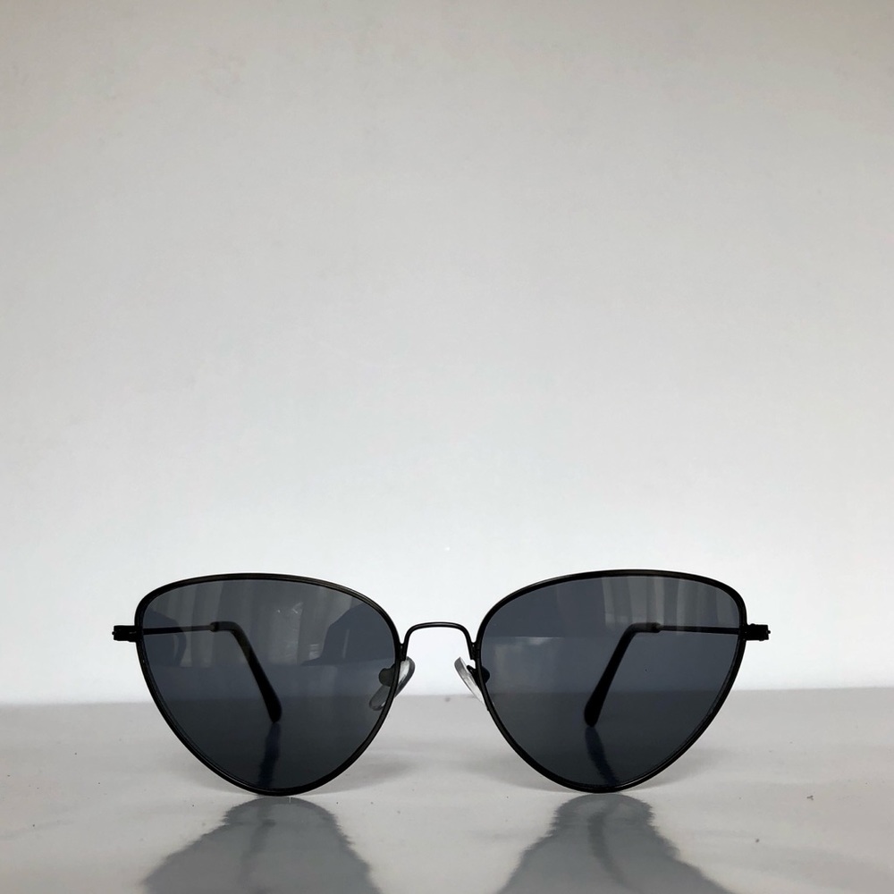 Retro Triangle Geometric Wired Cat Eye Sunglasses
